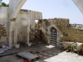 Το τεμενος πριν την αναστήλωσή του, το μιχράμπ και η είσοδος προς τους τάφους. (Α. Φούλιας, T. Bagiskan).